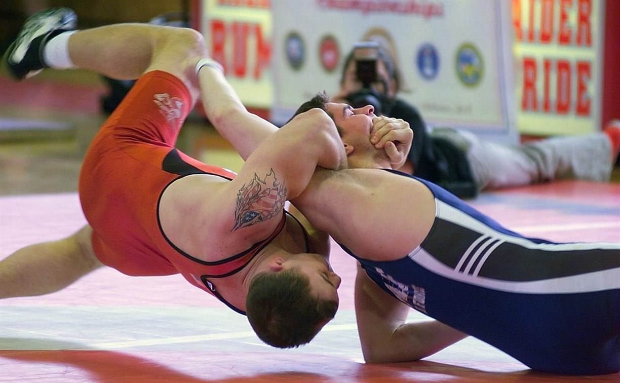 Сахалинские борцы взяли 16 медалей на турнире во Владивостоке