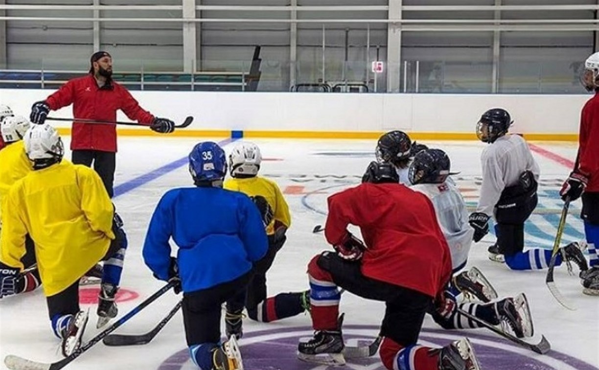 Сахалинские хоккеисты готовятся к соревнованиям во Владивостоке