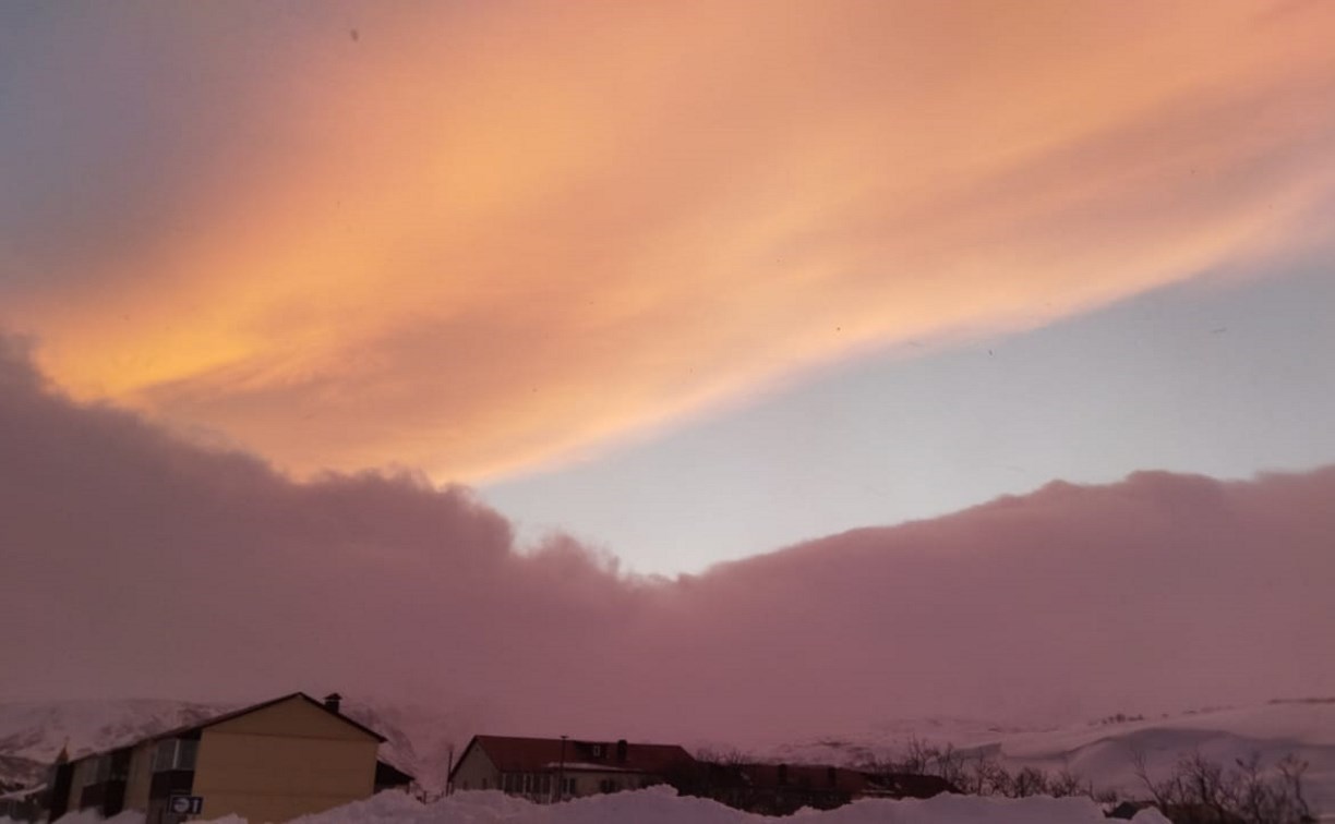 Северо-Курильск накрыло пеплом после выброса вулкана Эбеко