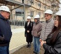 Валерий Лимаренко проинспектировал ход строительства домов для переселения жителей Ногликского района из аварийного фонда