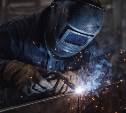 Сварщики в топе: названы самые прибыльные профессии января