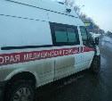 Микроавтобус и скорая помощь столкнулись в Южно-Сахалинске