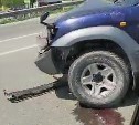 Два автомобиля жёстко столкнулись возле "Зодчего" в Южно-Сахалинске