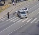 Попавший в ДТП автомобиль остановился в метре от пешехода в Южно-Сахалинске