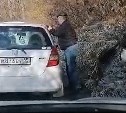 "Для своего авто я выбираю лучшее": сахалинец помыл свою "ласточку" в питьевом роднике