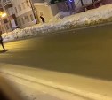 Южносахалинец ночью вышел на дорогу, чтобы зачитать рэп автомобилистам