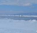 У юго-восточного побережья Сахалина продолжается разрушение прибрежного льда