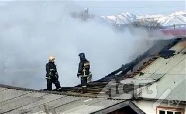 Появилось новое видео тушения пожара в Смирных 