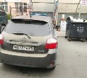 Отходы не вывезли в Южно-Сахалинске и Корсакове из-за припаркованных авто