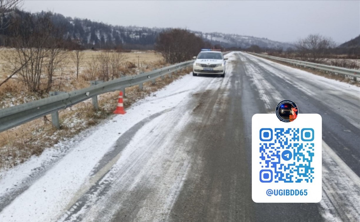 Пострадала пассажирка: в Анивском районе Axio врезалась в барьерное ограждение 