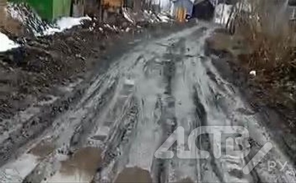 В грязное месиво превратились дороги в Александровске-Сахалинском