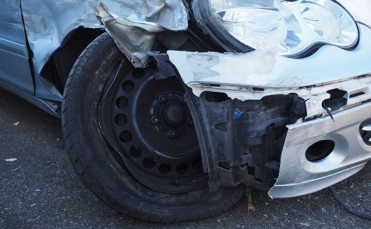 Шестилетняя девочка попала под колёса автомобиля на Сахалине