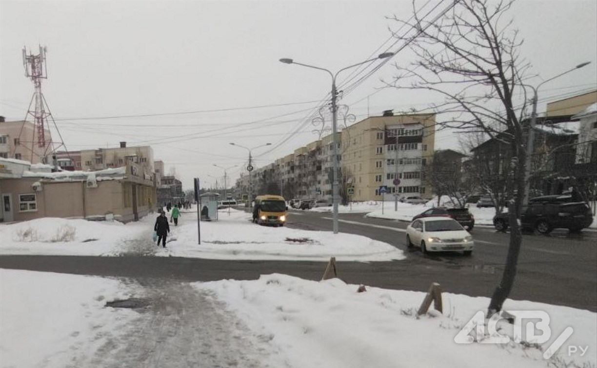 Вывески с иностранными словами начали исчезать на Сахалине: как это связано с новым законом