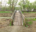 Состояние пешеходного моста через реку Красносельскую вызывает опасения у жителей Новоалександровска