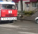 Пожарный автомобиль и "Тойота Королла" столкнулись в Южно-Сахалинске