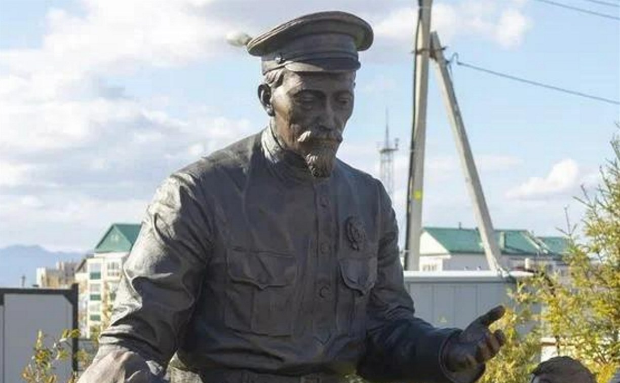 Памятник Дзержинскому открыли в Южно-Сахалинске