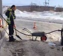 Водители в Ногликах жалуются на состояние АЗС