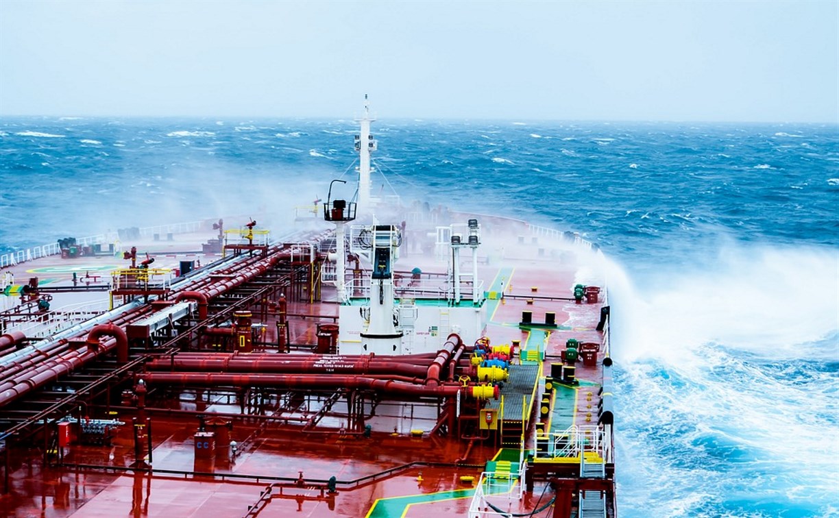 «Роснефть» ищет подрядчика для исследования участка в Охотском море