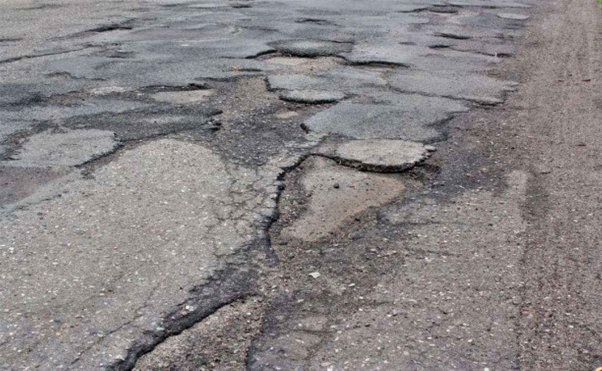 Дороги на десяти улицах Южно-Сахалинска не соответствуют нормативам 