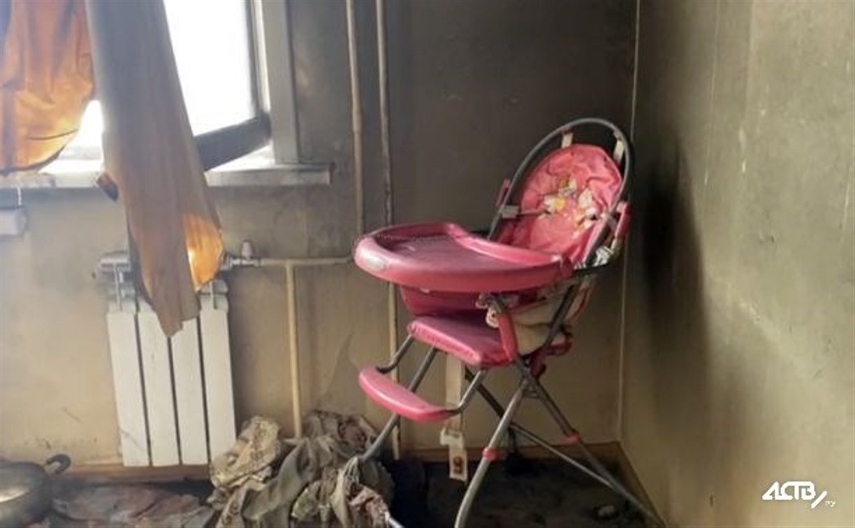 Маму погибших при пожаре на Сахалине детей взяли под стражу