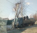 Пьяный водитель грузовика врезался в опору ЛЭП в Южно-Сахалинске