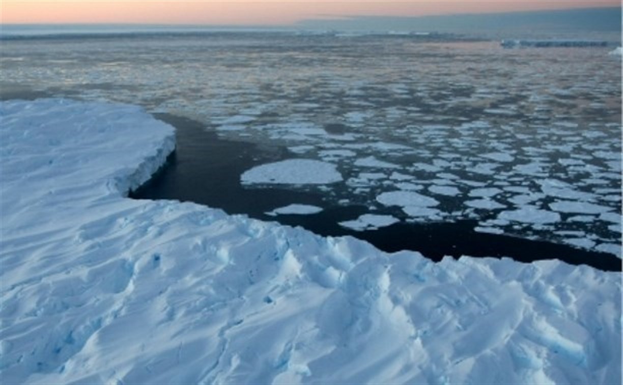 Отжимной ветер может взломать лед у побережья Долинского и Макаровского районов