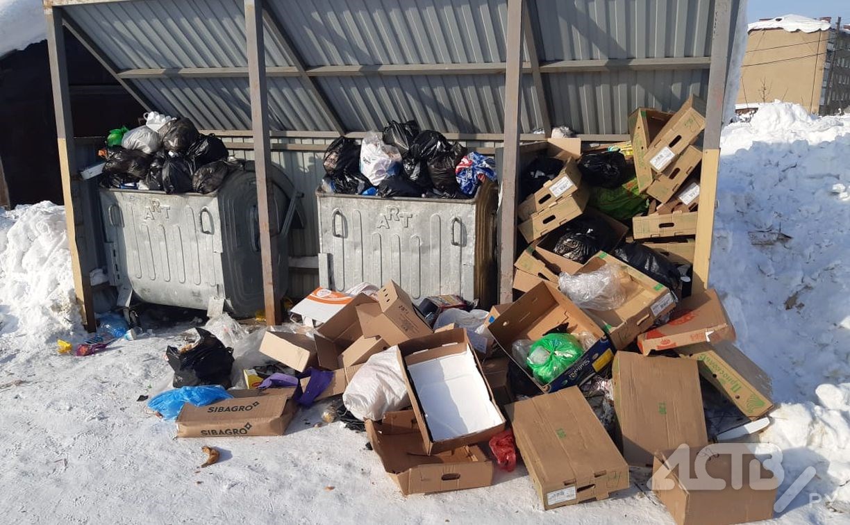 Сгоревший насос в бане и набитые мусорки портят жизнь в Тымовском районе