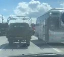 Рейсовый автобус и автокран столкнулись в районе Троицкого