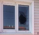 В Южно-Сахалинске мужчина открыл стрельбу по окнам