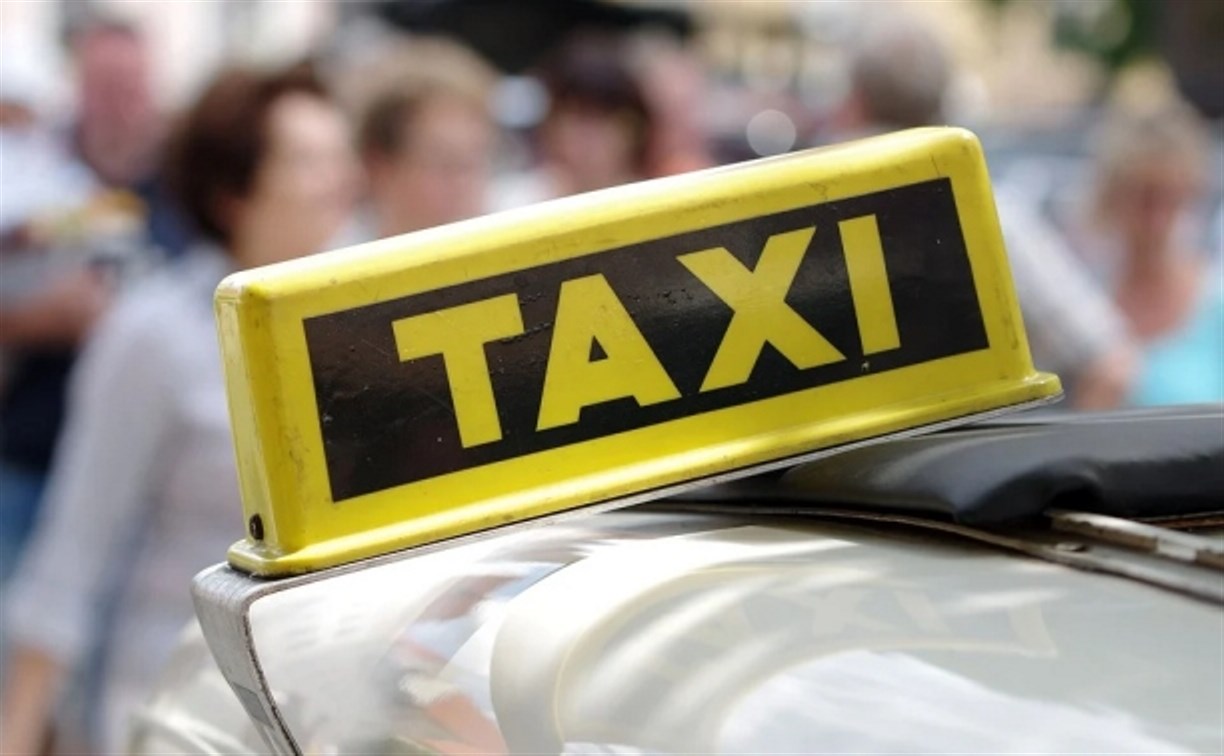 Водитель "Яндекс.Такси" содрал 5616 рублей за поездку и скрывается от разгневанного сахалинца