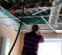 Последствия обвала потолочной плитки устраняют в облбольнице Сахалина
