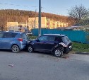 Очевидцы: пьяный водитель врезался в припаркованные автомобили в Южно-Сахалинске