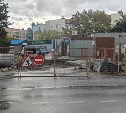 В 11-м микрорайоне Южно-Сахалинска до 7 октября перекрыли внутриквартальный проезд