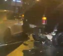 Два автомобиля серьёзно пострадали в ДТП в Южно-Сахалинске