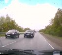 Видеорегистратор записал, как автомобиль на Сахалине летел прямо в лоб встречной машине