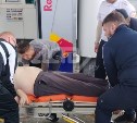 Откачивали очевидцы: водителю стало плохо на АЗС в Южно-Сахалинске