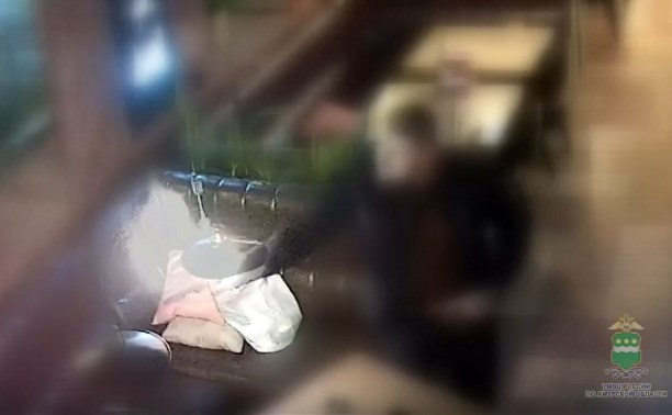 Благовещенец в баре выстрелил в сторону женщины из пистолета