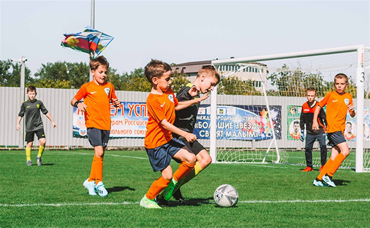 Сахалинские юные футболисты начали турнир в Краснодарском крае с победы