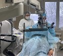 Новый метод лечения офтальмологических осложнений освоили сахалинские врачи 