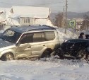 Внедорожник и легковой автомобиль столкнулись в Тымовском