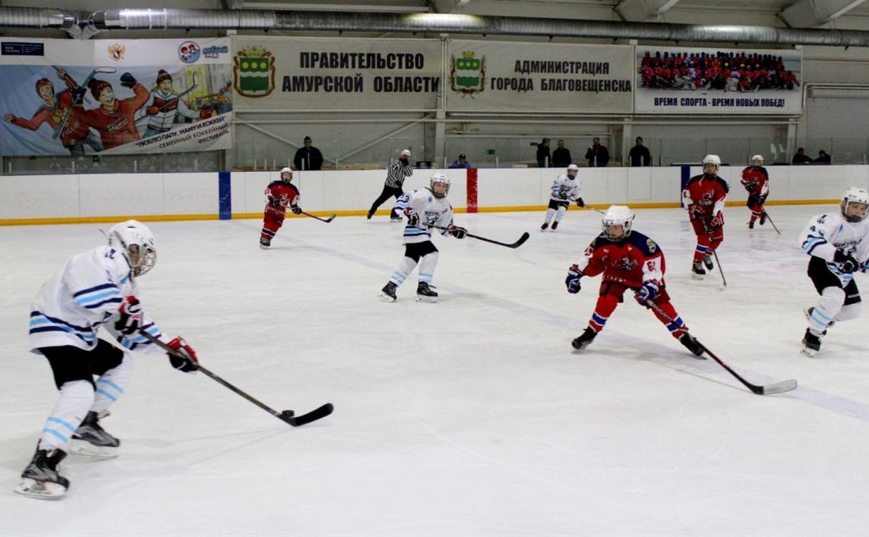 Победу в дальневосточном турнире одержали сахалинские хоккеисты 