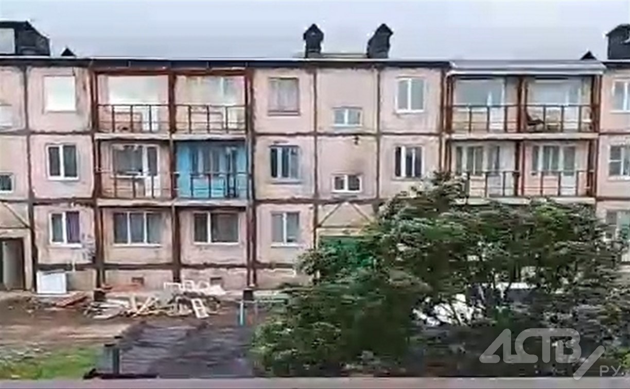"Эвакуировали группу туристов, пострадали фасады и кровля": на Итурупе разбираются с последствиями циклона