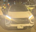 В Южно-Сахалинске ищут водителя Toyota C-HR - он стукнул иномарку в ЖК "Аралия" и скрылся