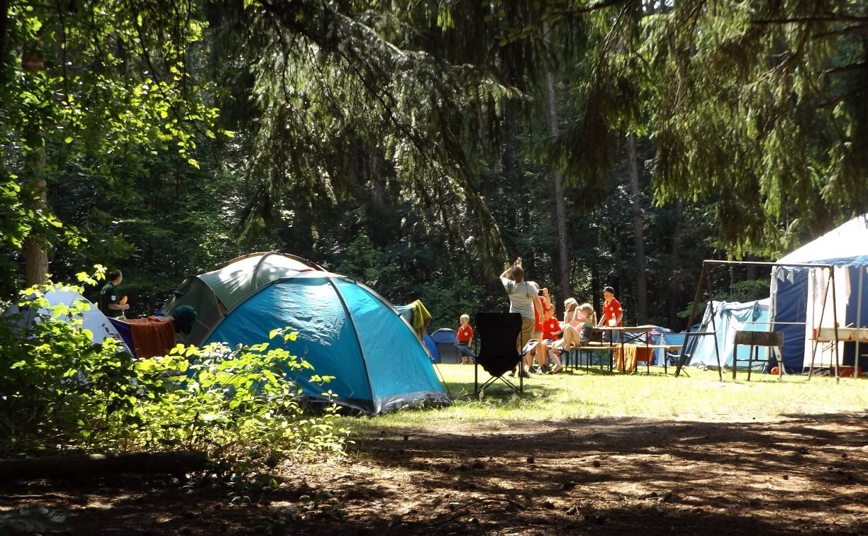 Роспотребнадзор впервые дал рекомендации об устройстве детских палаточных лагерей
