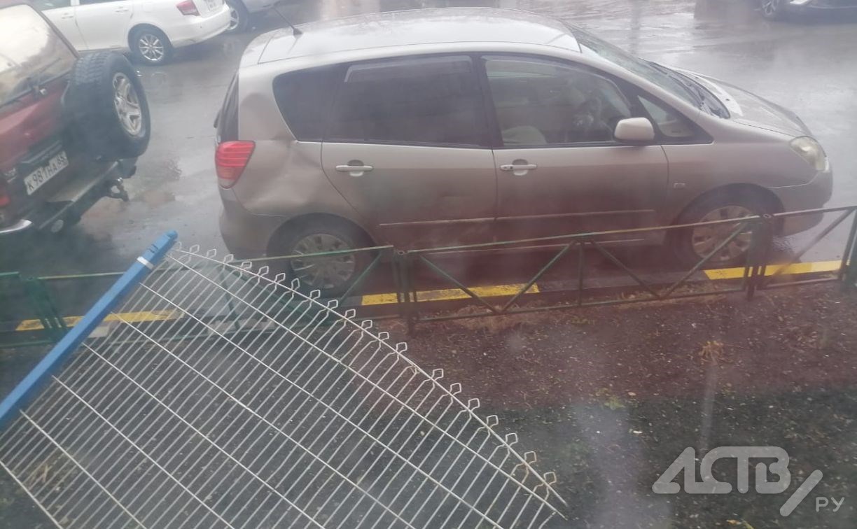 Южносахалинец упал на автомобиль с высоты, пытаясь попасть домой через окно