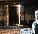 "Грязь, подтопление подвала": два УК на Сахалине наказали за плохое содержание домов 