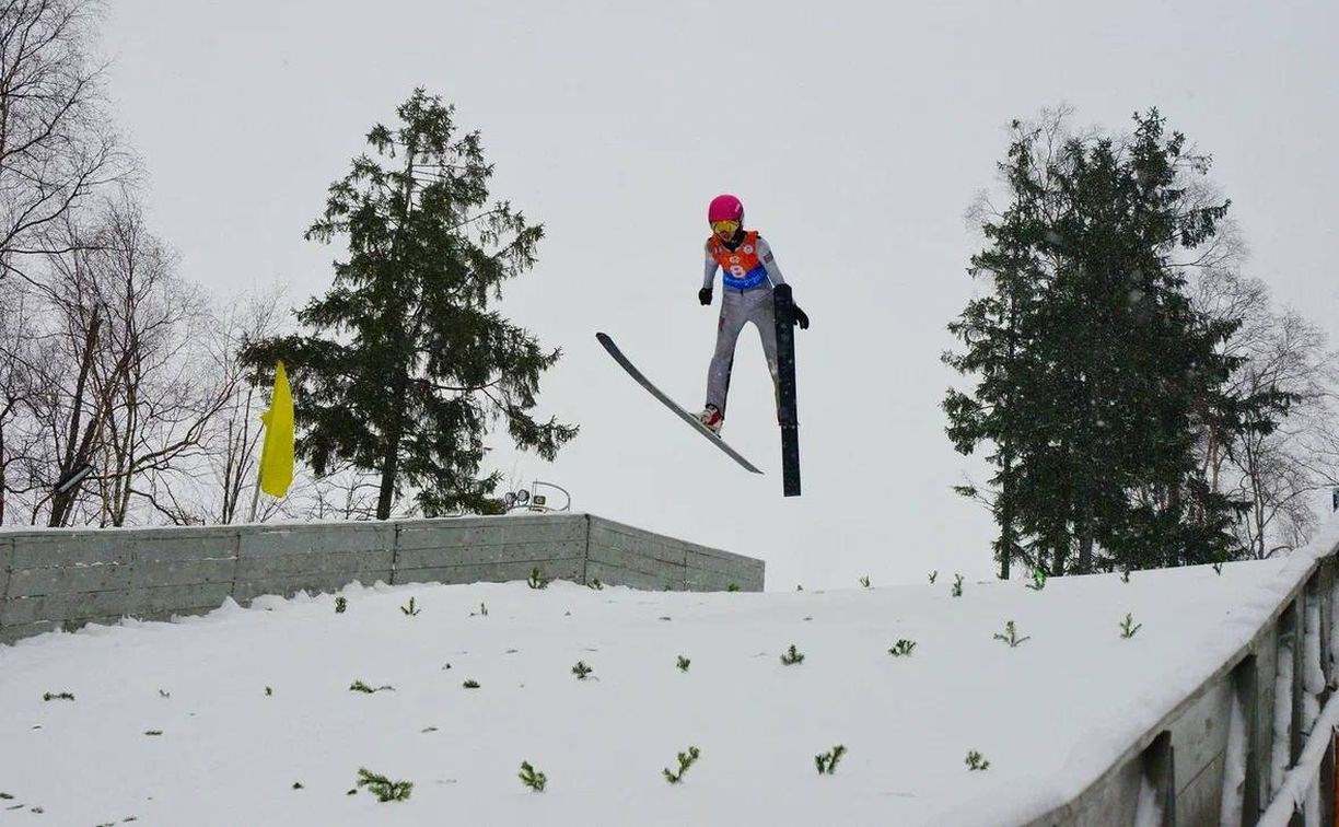 Сахалинские летающие лыжники сразились за "Призы новогодних каникул"