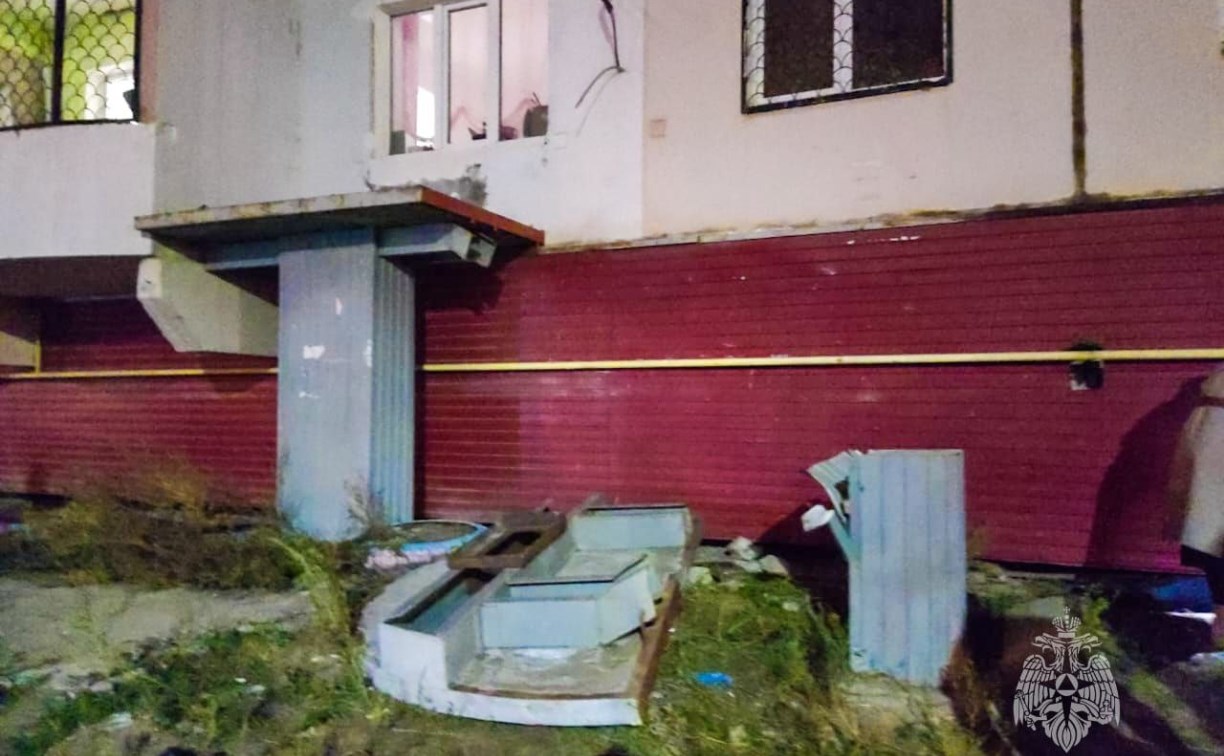 Бетонная плита упала на четырёх детей в Якутске, погибла девочка