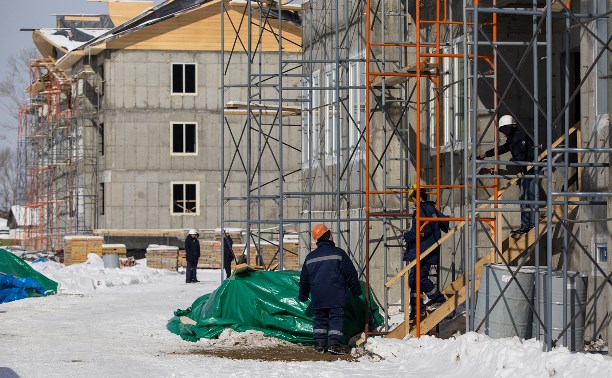 Больше четырех миллиардов рублей направили на переселение сахалинцев из ветхого жилья Больше четырех миллиардов рублей направили на переселение сахалинцев из ветхого жилья