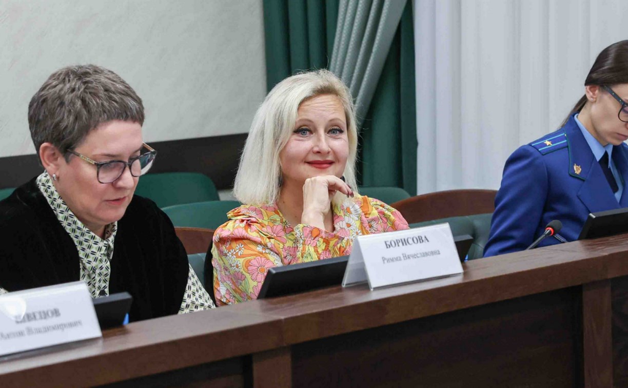 Переработку мусора и уход за могилами павших воинов обсудили в Сахалинской областной Думе